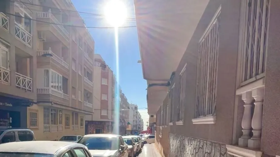 Apartamento de 3 dormitorios en Torrevieja, España No. 1452