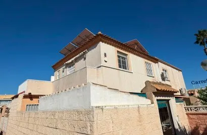 Сasa de 3 dormitorios en Torrevieja, España No. 1349