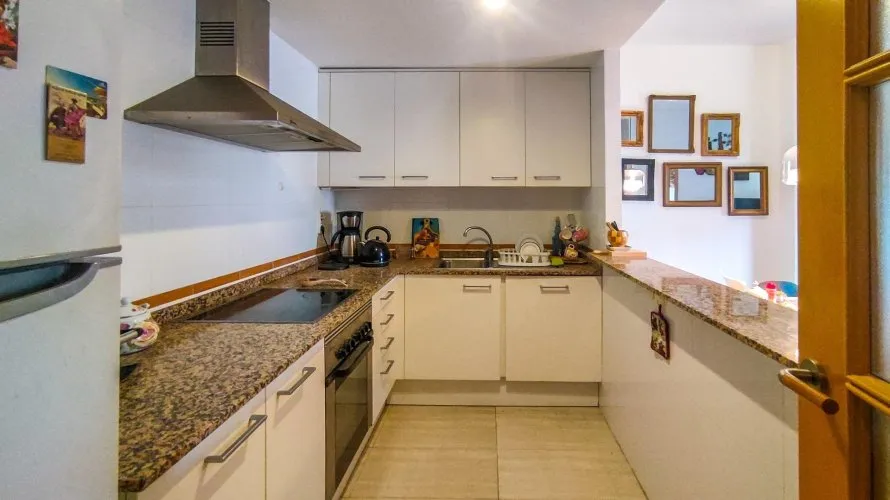 Apartamento de 2 dormitorios en Villajoyosa, España No. 1300 № 13