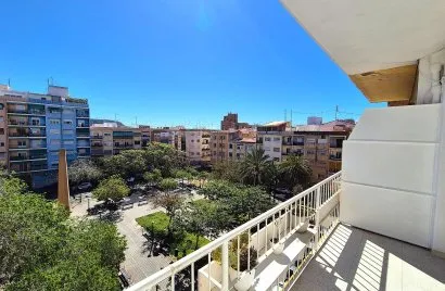 Apartamento de 2 dormitorios en Alicante, España No. 1516