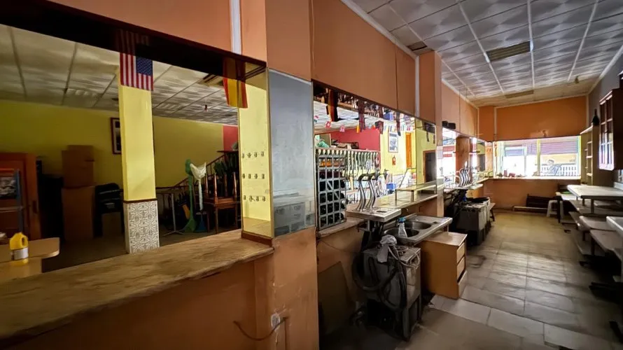 Propiedad comercial de 150m² en Torrevieja, España No. 1389