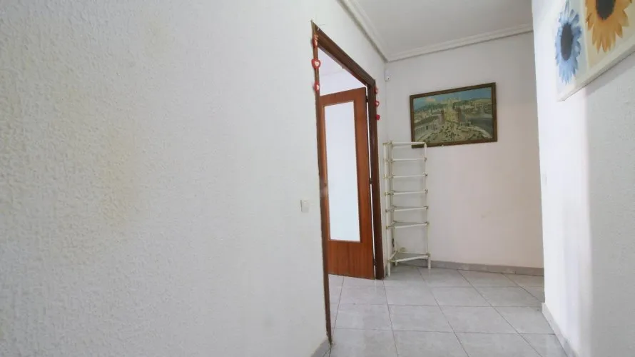Apartamento de 2 dormitorios en Alicante, España No. 1361 № 7