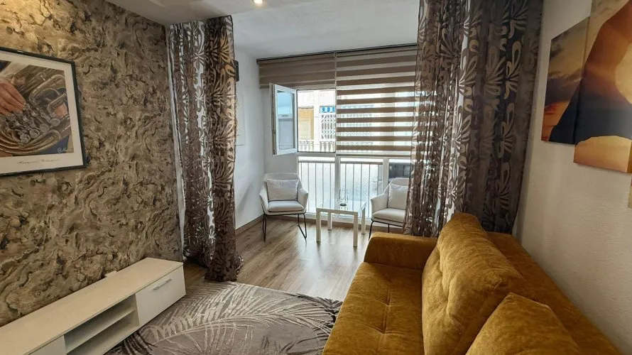 Apartamento de 2 dormitorios en Torrevieja, España No. 1506 № 13
