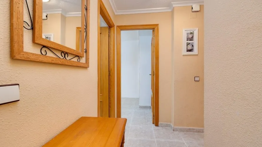 Apartamento de 2 dormitorios en Torrevieja, España No. 1499 № 15