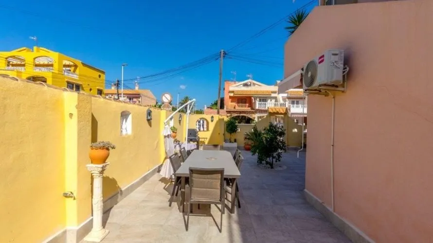 Bungalow de 1 dormitorio en Torrevieja, España No. 1539 № 16