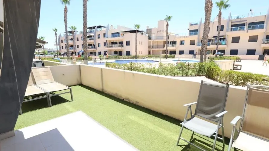 Apartamento de 2 dormitorios en Pilar de la Horadada, España No. 1346 № 4