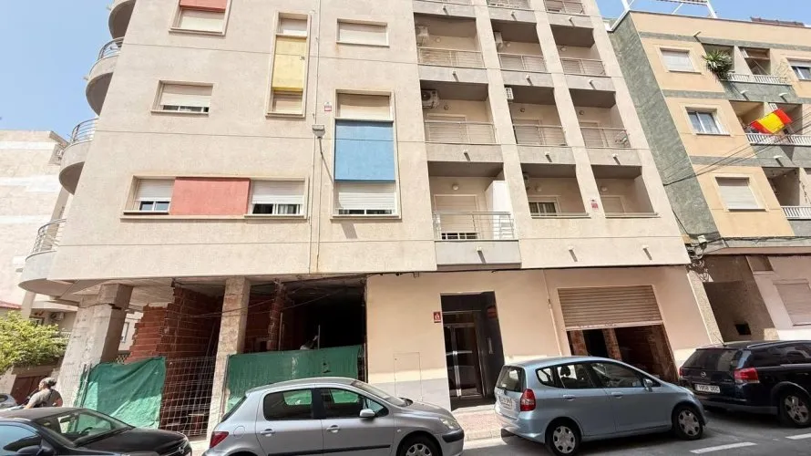 Apartamento de 1 dormitorio en Torrevieja, España No. 1402 № 3