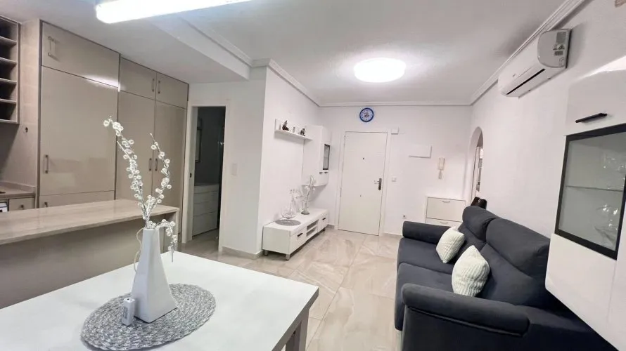 Apartamento de 60m² en Torrevieja, España No. 1443 № 7