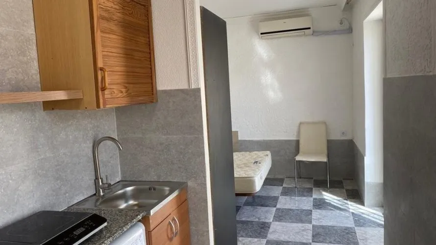Apartamento de 2 dormitorios en Alicante, España No. 1561 № 4