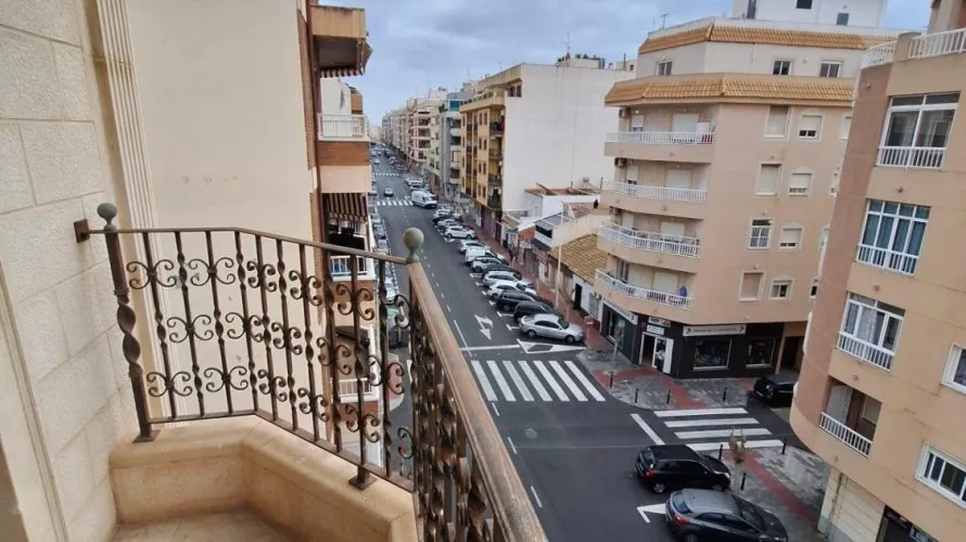 Apartamento de 2 dormitorios en Torrevieja, España No. 1392 № 12