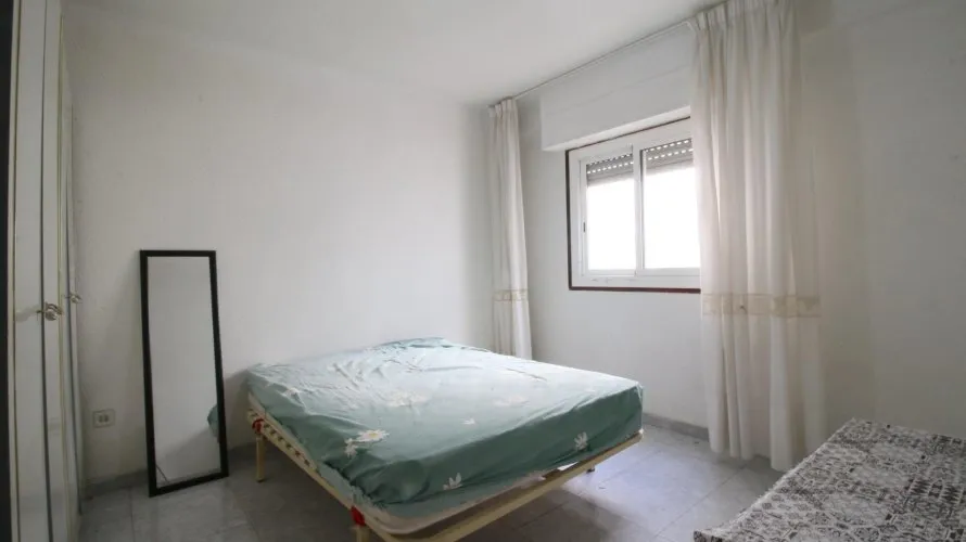 Apartamento de 2 dormitorios en Alicante, España No. 1361 № 3