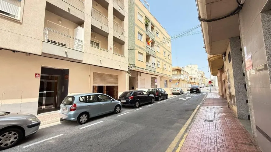 Apartamento de 1 dormitorio en Torrevieja, España No. 1402 № 4