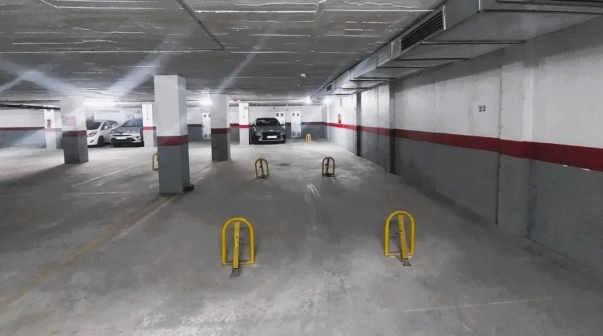 Estacionamiento de 4 dormitorios en Torrevieja, España No. 1376