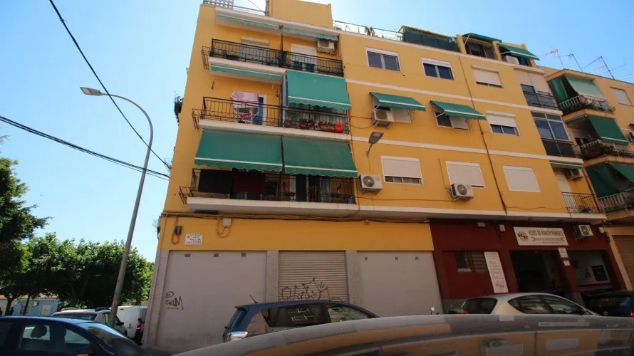 Apartamento de 2 dormitorios en Alicante, España No. 1403
