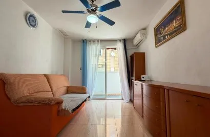Apartamento de 2 dormitorios en Torrevieja, España No. 1564