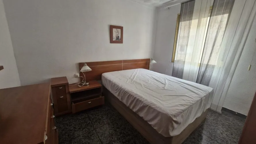 Apartamento de 1 dormitorio en Alicante, España No. 1559 № 1