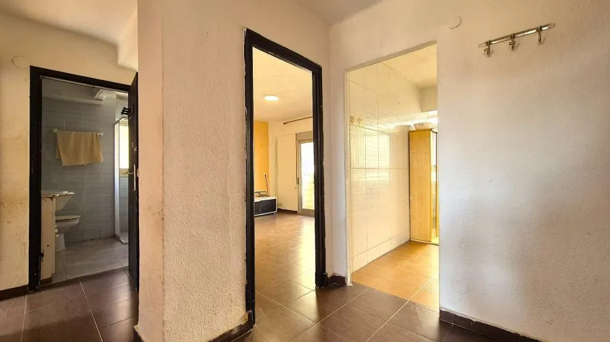 Apartamento de 1 dormitorio en Alicante, España No. 1697