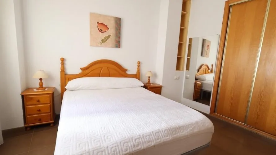 Apartamento de 1 dormitorio en Torrevieja, España No. 1695