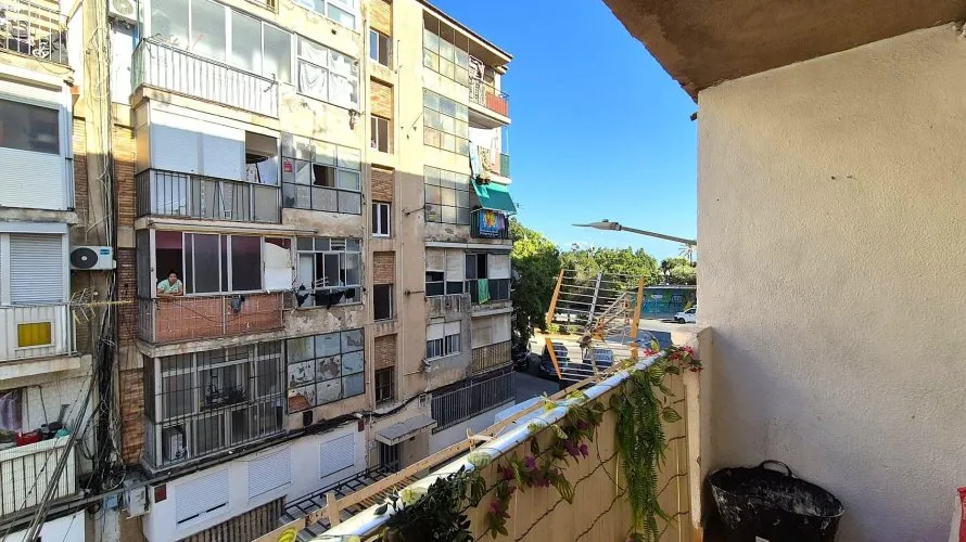 Apartamento de 1 dormitorio en Alicante, España No. 1697 № 2