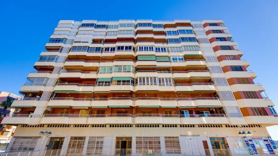 Apartamento de 100m² en Torrevieja, España No. 1683 № 3