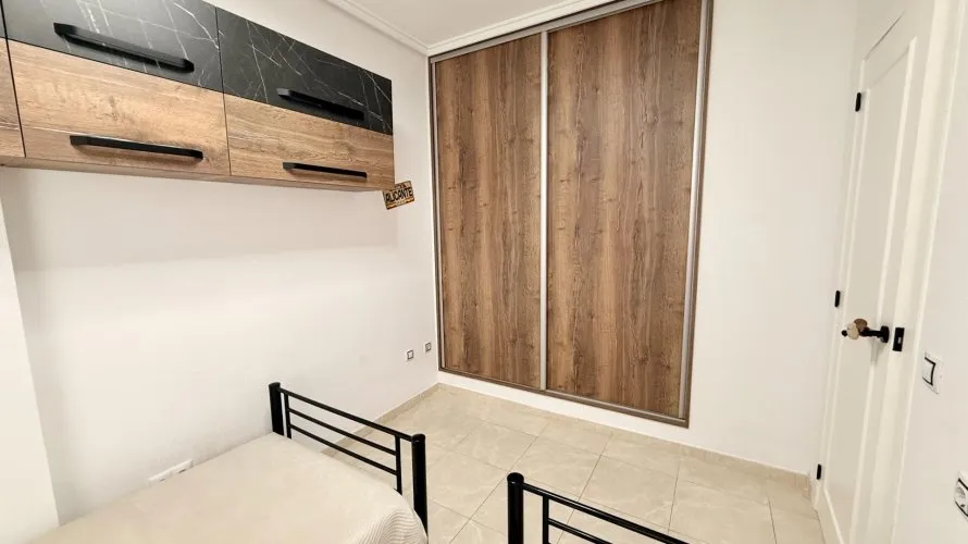 Apartamento de 1 dormitorio en Torrevieja, España No. 1719 № 15