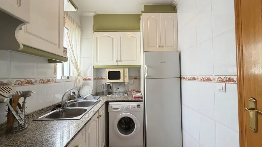 Apartamento de 2 dormitorios en Torrevieja, España No. 1710 № 12