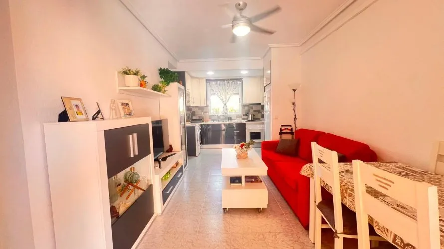 Bungalow de 2 dormitorios en Torrevieja, España No. 1694 № 10