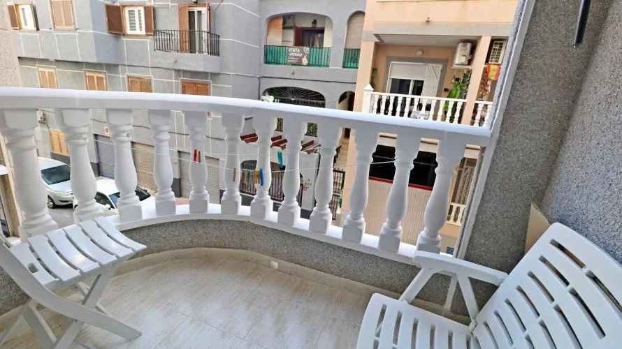 Apartamento de 2 dormitorios en Torrevieja, España No. 1742 № 2
