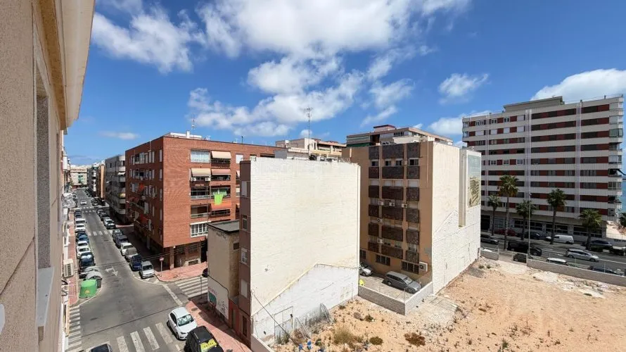 Apartamento de 2 dormitorios en Torrevieja, España No. 1688 № 8
