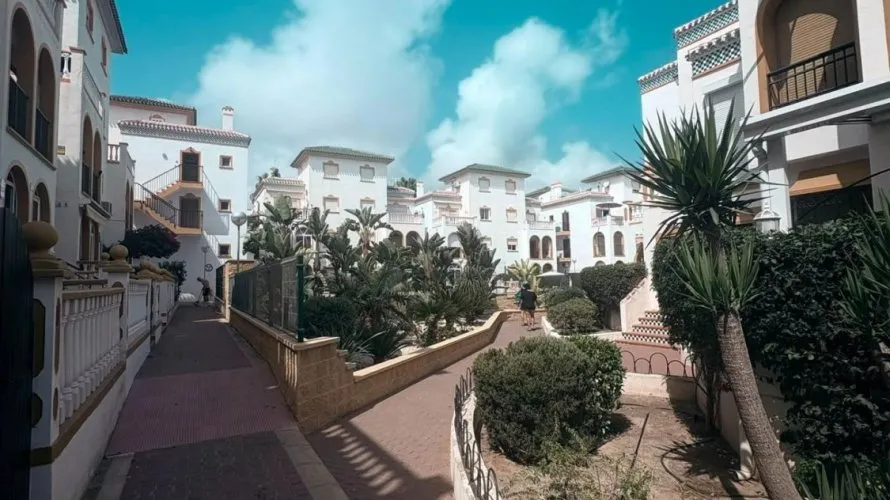 Apartamento de 1 dormitorio en Torrevieja, España No. 1735 № 2