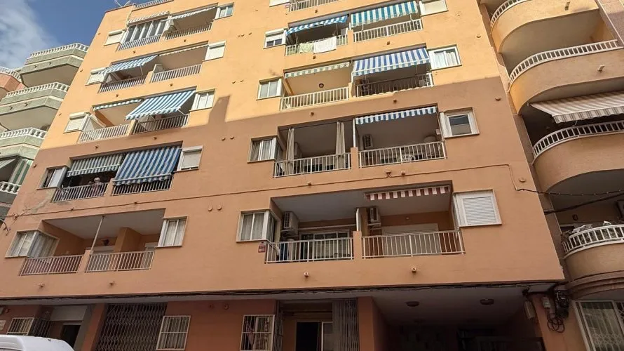 Apartamento de 1 dormitorio en Torrevieja, España No. 1731 № 24
