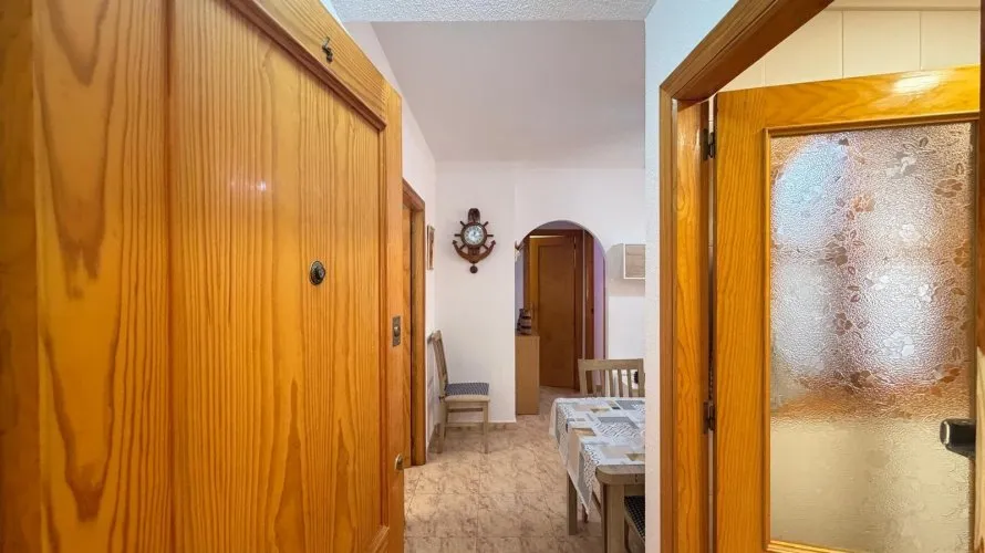Apartamento de 2 dormitorios en Torrevieja, España No. 1700 № 1