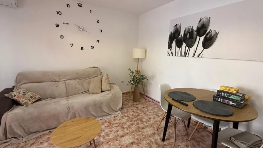 Apartamento de 1 dormitorio en Torrevieja, España No. 1731 № 2