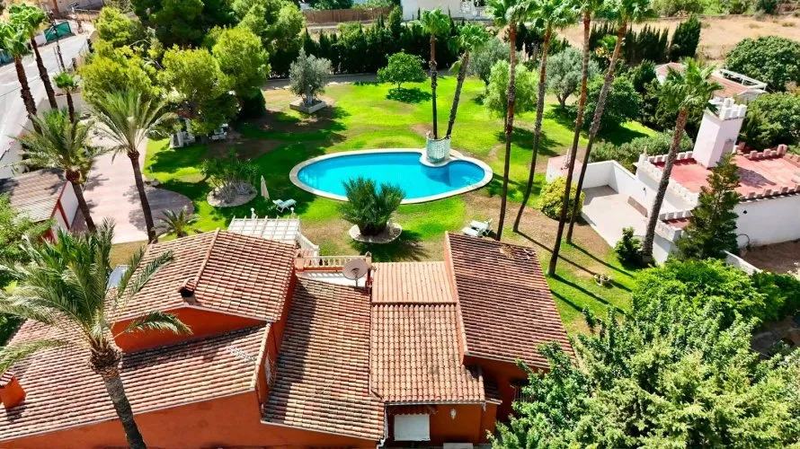 Villa de 5 dormitorios en Benidorm, España No. 1716 № 2