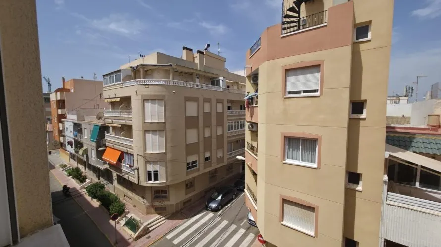 Apartamento de 1 dormitorio en Torrevieja, España No. 1671 № 4