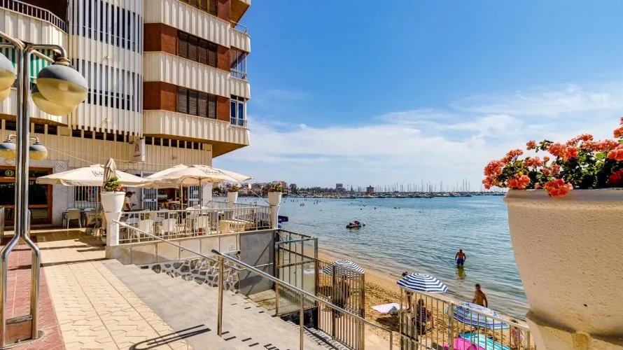 Apartamento de 100m² en Torrevieja, España No. 1683 № 2