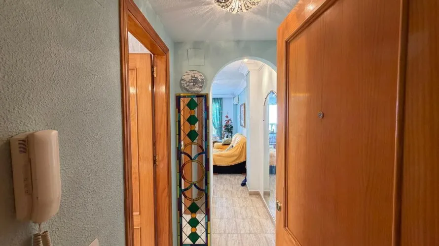 Apartamento de 2 dormitorios en Torrevieja, España No. 1688 № 28