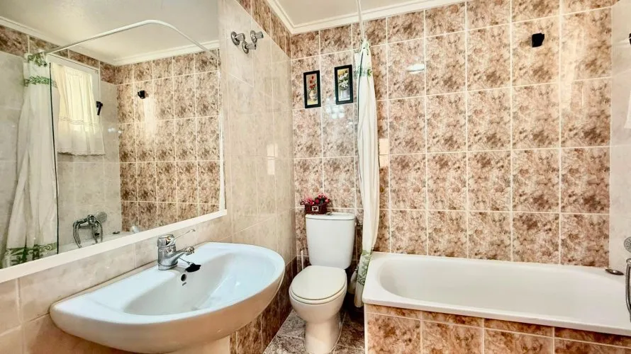 Apartamento de 2 dormitorios en Torrevieja, España No. 1754 № 11