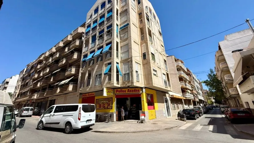 Apartamento de 1 dormitorio en Torrevieja, España No. 1807