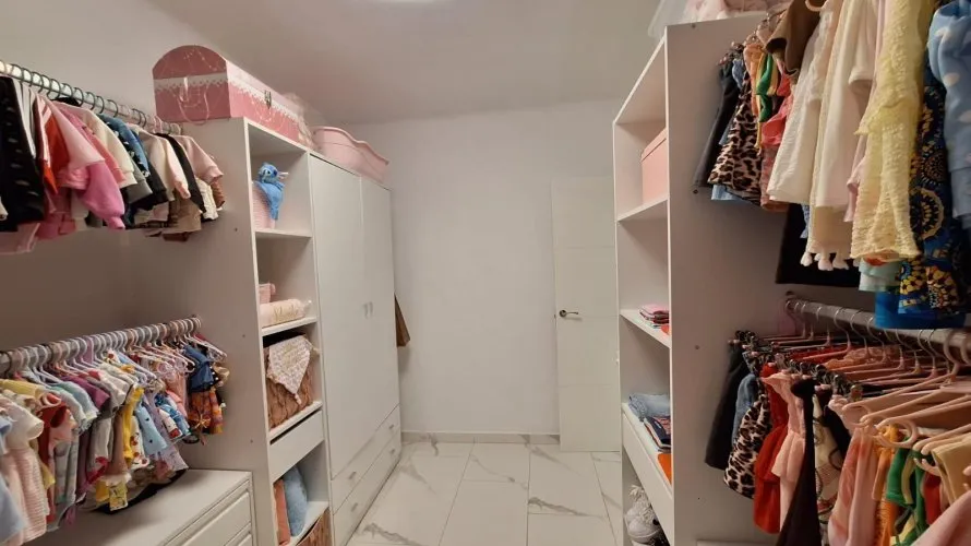 Apartamento de 2 dormitorios en Alicante, España No. 1868