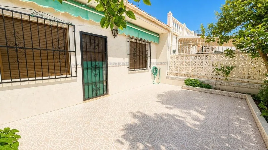 Bungalow de 3 dormitorios en Torrevieja, España No. 1836 № 6