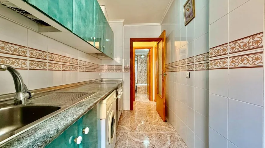 Apartamento de 2 dormitorios en Torrevieja, España No. 1754 № 3