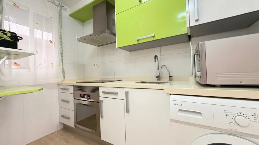 Apartamento de 2 dormitorios en Torrevieja, España No. 1844 № 1