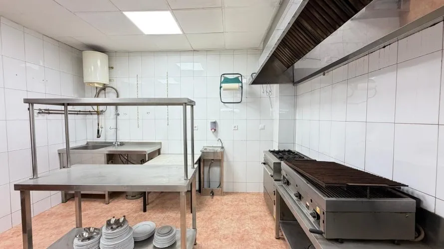 Propiedad comercial de 98m² en Torrevieja, España No. 1860 № 9