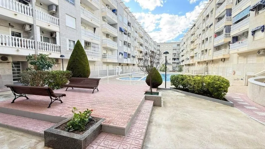 Apartamento de 1 dormitorio en Torrevieja, España No. 1799