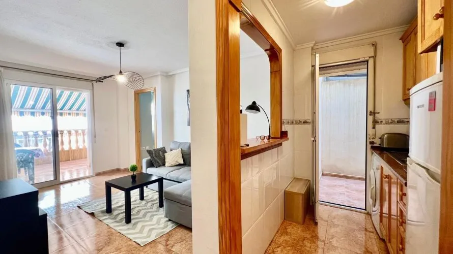 Apartamento de 1 dormitorio en Torrevieja, España No. 1870 № 6