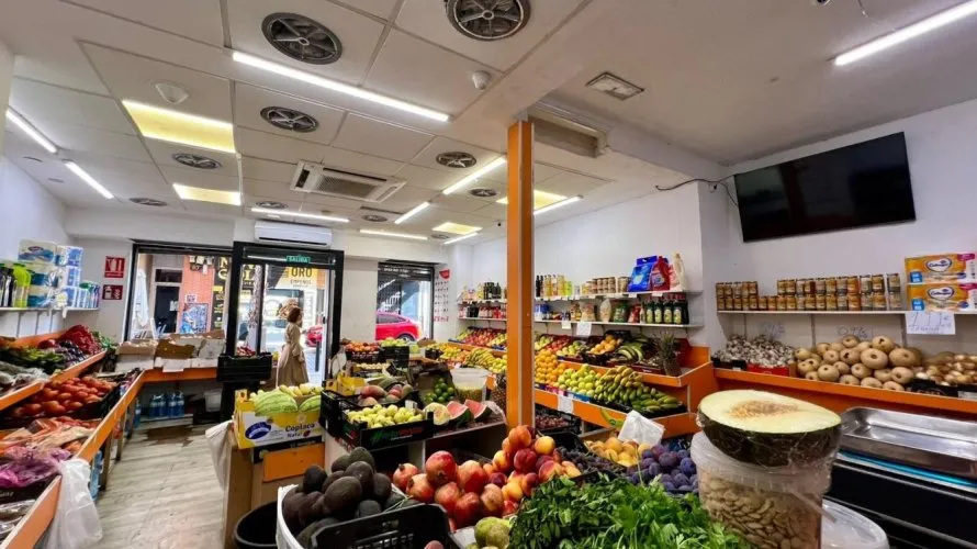 Propiedad comercial de 62m² en Torrevieja, España No. 1923 № 4