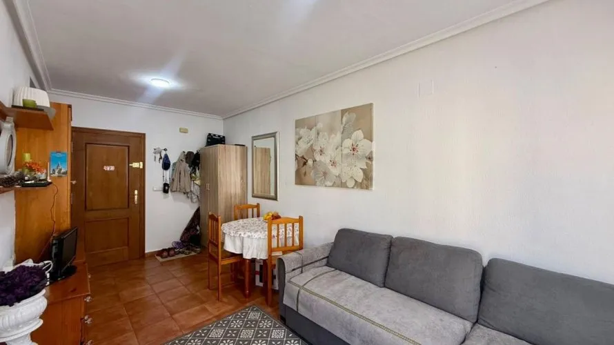 Apartamento de 1 dormitorio en Torrevieja, España No. 1922 № 15