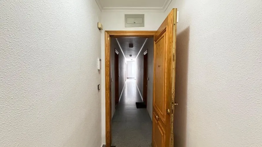 Apartamento de 2 dormitorios en Torrevieja, España No. 1861 № 24
