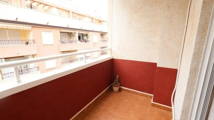 Apartamento de 2 dormitorios en Torrevieja, España No. 1837 № 7